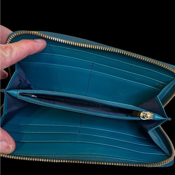 MCM TEAL LONG WALLET GUC many card slots/inside pockets .1 zipper inside pocket - Picture 13 of 13